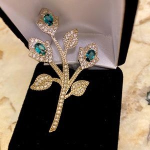 Natural London, blue Topaz and sapphire pendant